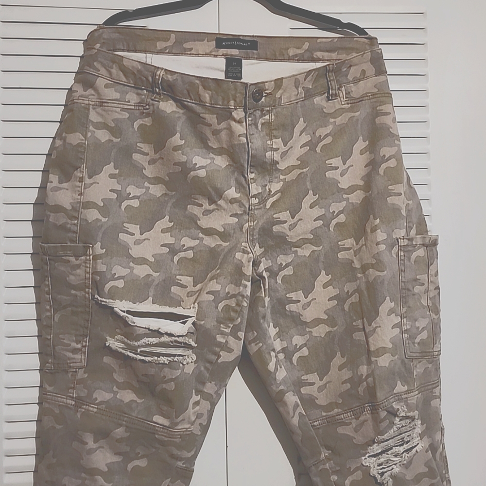 Camouflage distressed pants, plus size 26